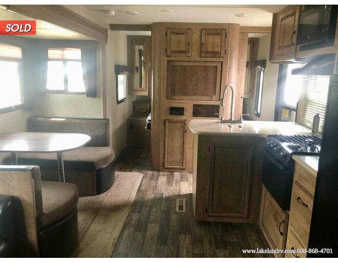 2017 Starcraft Launch Grand Touring 299BHS Travel Trailer at Lakeland RV Center STOCK# 3547A Photo 14