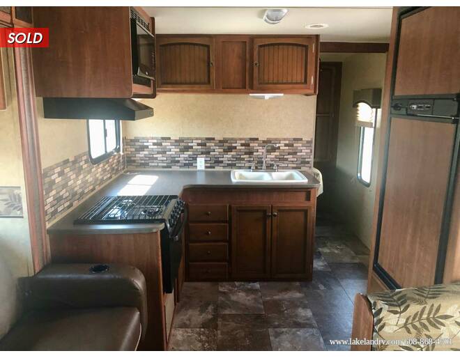 2013 Jayco Jay Feather Ultra Lite 24T Travel Trailer at Lakeland RV Center STOCK# 3615 Photo 8