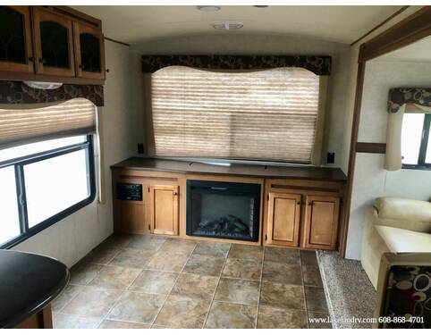 2013 Crossroads Sunset Trail Reserve 30RE  at Lakeland RV Center STOCK# 3627A Photo 6