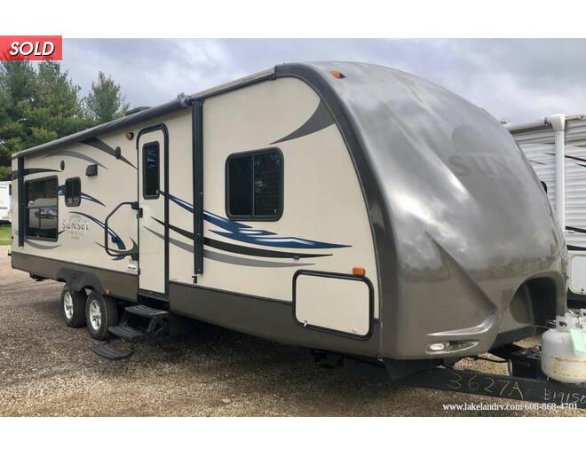 2013 Crossroads Sunset Trail Reserve 30RE Travel Trailer at Lakeland RV Center STOCK# 3627A Photo 2