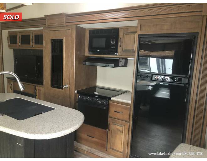 2015 Grand Design Reflection 323BHS Fifth Wheel at Lakeland RV Center STOCK# 3714A Photo 6