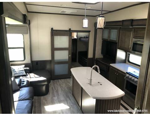 2019 Grand Design Solitude S-Class 3740BH Fifth Wheel at Lakeland RV Center STOCK# 3695A Photo 15