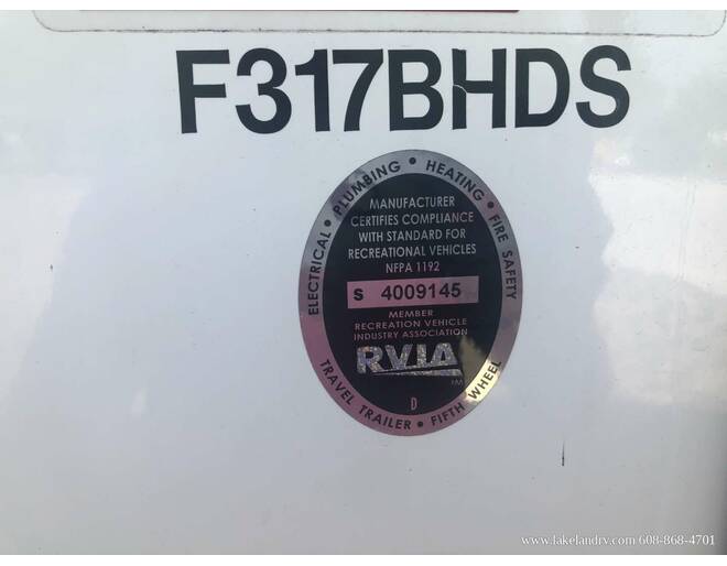 2016 Cruiser RV Fun Finder Signature Edition 317BHDS Travel Trailer at Lakeland RV Center STOCK# 3744A Photo 3