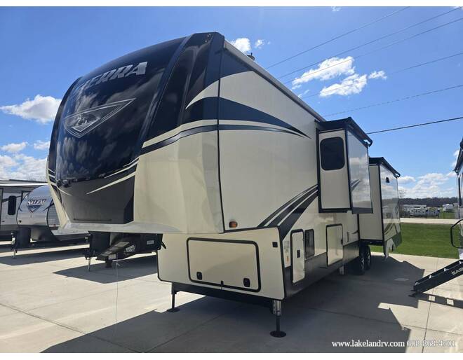 2021 Sierra 368FBDS Fifth Wheel at Lakeland RV Center STOCK# 3824A Photo 3